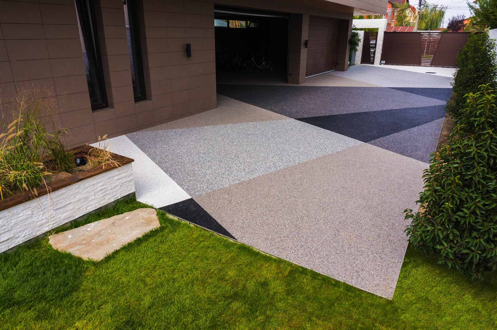 stone carpet paving car access