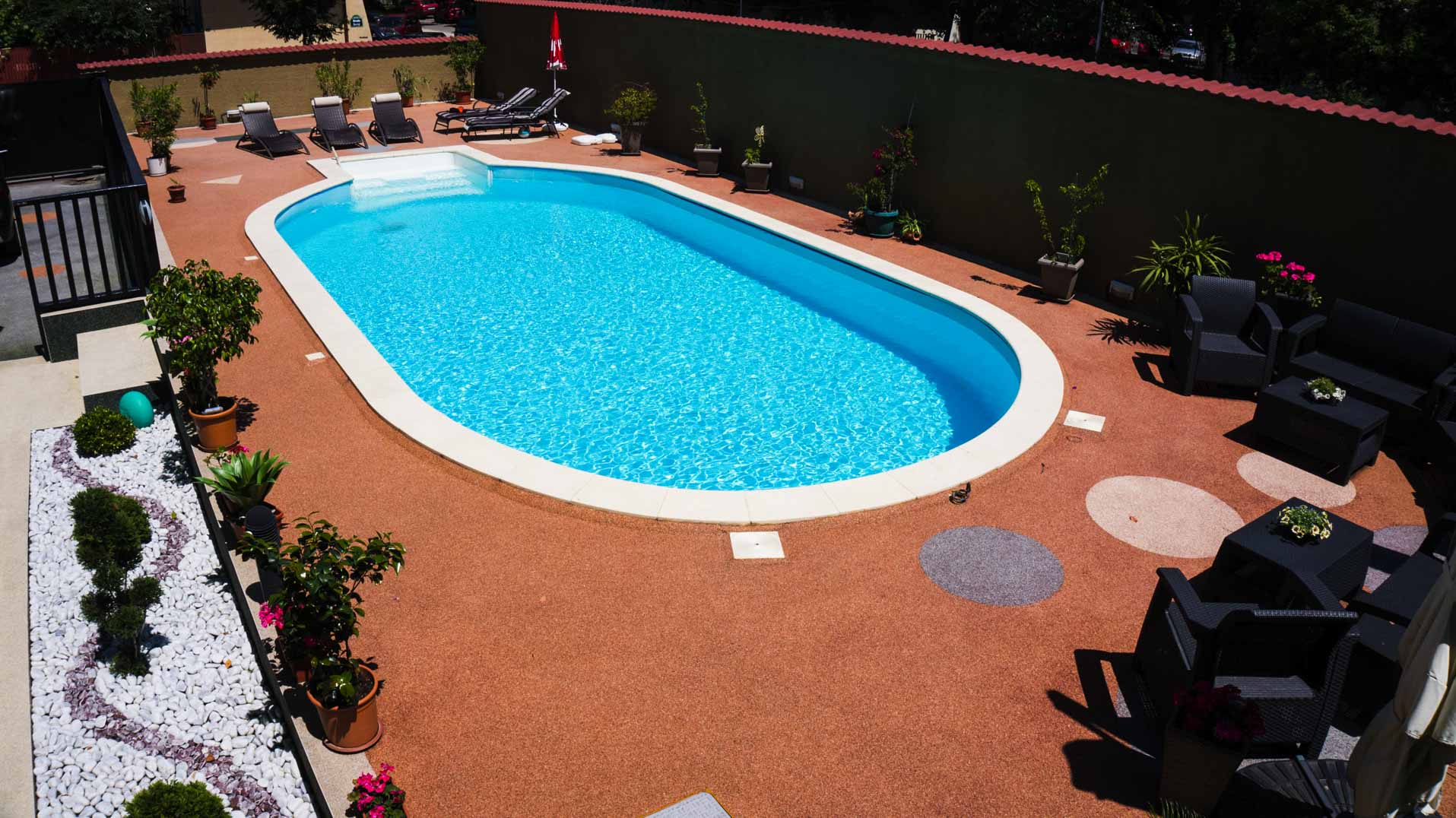 stone carpet paving pool design