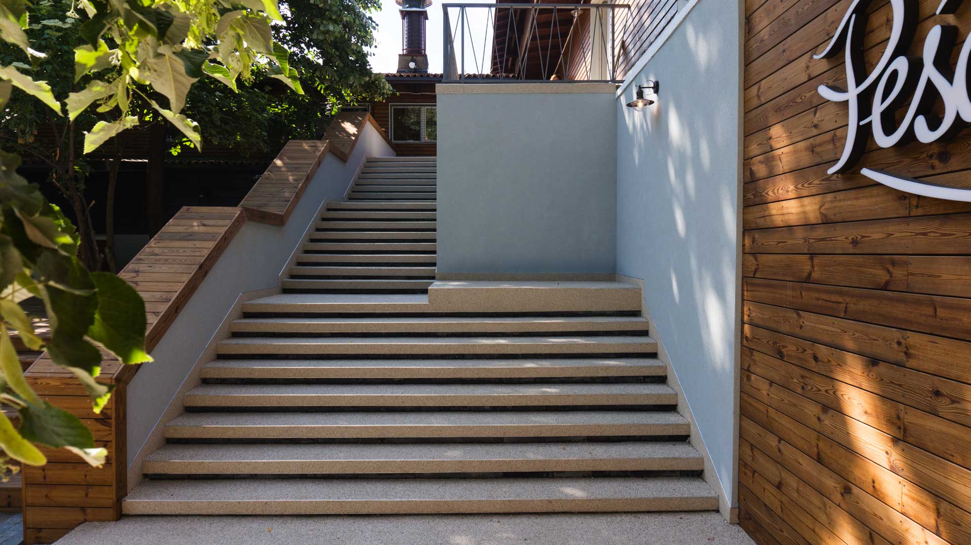 natural stone carpet on vertical, walls and stairs